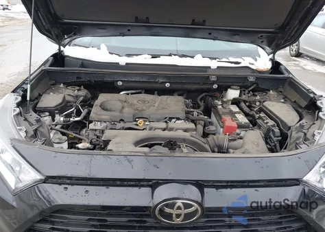 2021 Toyota Rav4 Xle z USA, uszkodzony, nr VIN 2T3P1RFV0MC243426